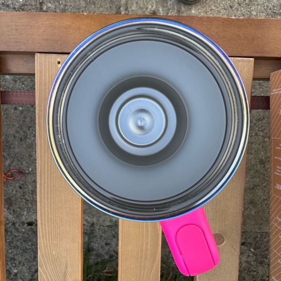 Stanley Pink Hello Kitty Insulated Tumbler - Picture 3 of 3